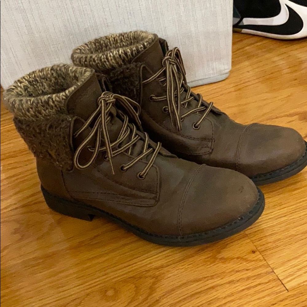 Cliffs boots by white mountain